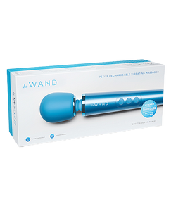 Wand-vibrator-i-LeWandPetiteRechargeableMassager-Box / Blue
