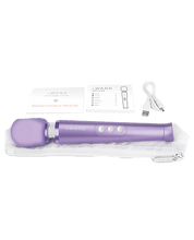 Wand-vibrator-i-LeWandPetiteRechargeableMassager-Package
